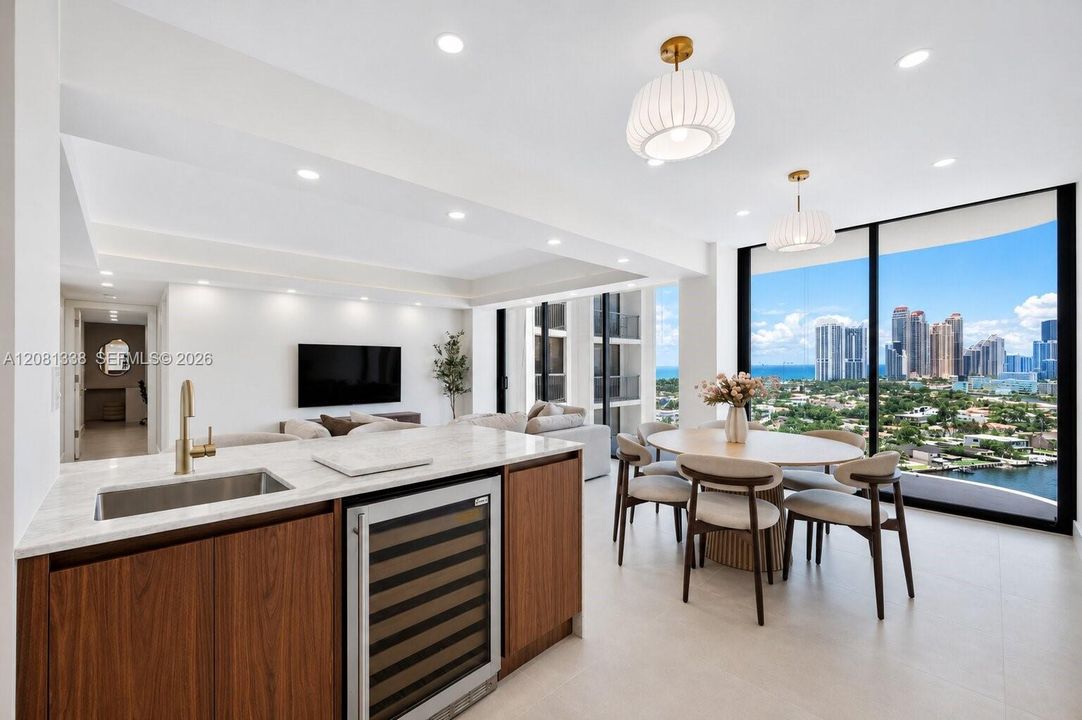 For Rent: $5,800 (2 beds, 2 baths, 1677 Square Feet)