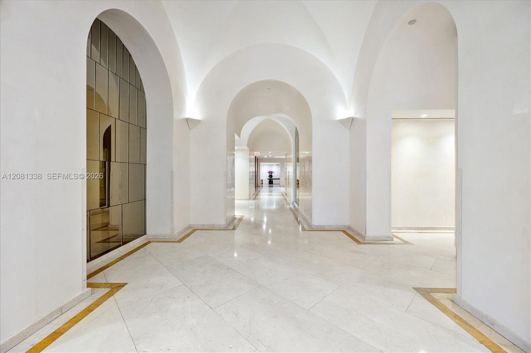 For Rent: $5,800 (2 beds, 2 baths, 1677 Square Feet)