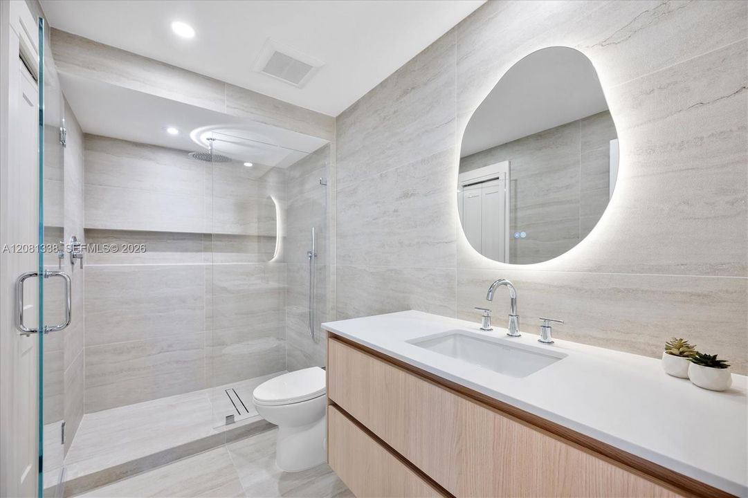 For Rent: $5,800 (2 beds, 2 baths, 1677 Square Feet)
