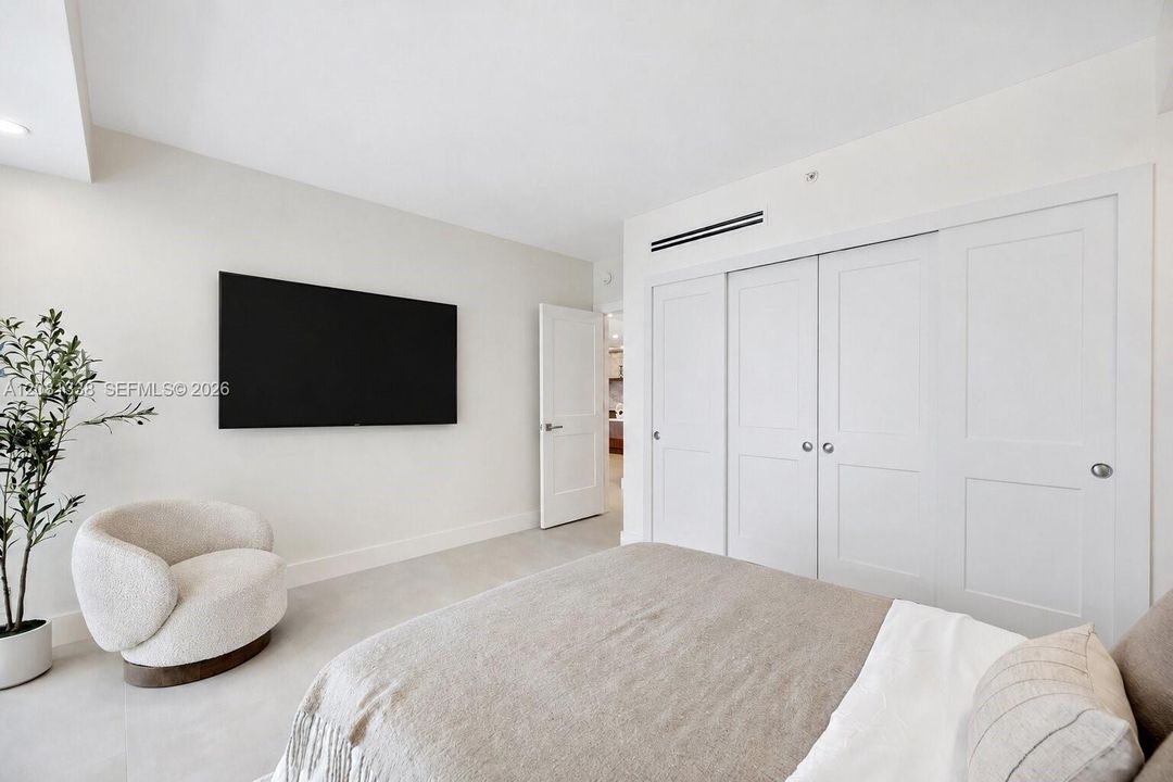 For Rent: $5,800 (2 beds, 2 baths, 1677 Square Feet)
