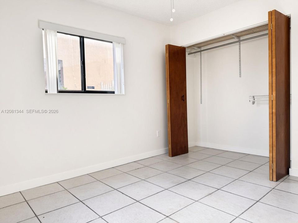 В аренду: $1,100 (3 спален, 2 ванн, 400 Квадратных фут)