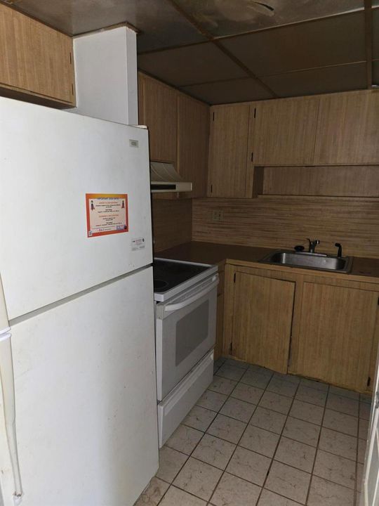 Kitchen left view