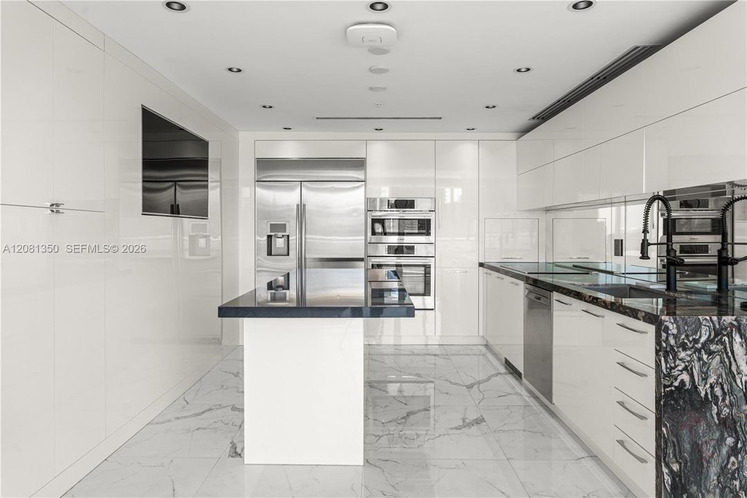 En Venta: $1,695,000 (3 camas, 3 baños, 2356 Pies cuadrados)