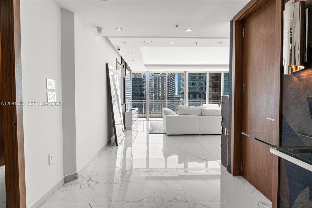 En Venta: $1,695,000 (3 camas, 3 baños, 2356 Pies cuadrados)