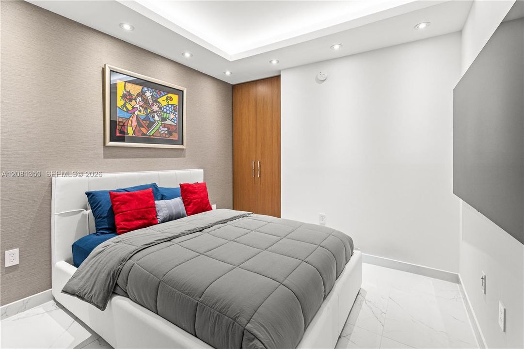 En Venta: $1,695,000 (3 camas, 3 baños, 2356 Pies cuadrados)