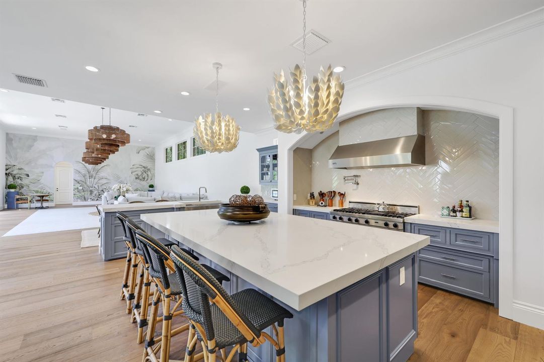 1019 Grand Court - 19.jpg-FULL