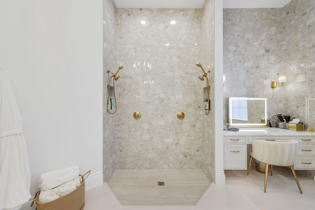 1019 Grand Court - 48.jpg-FULL