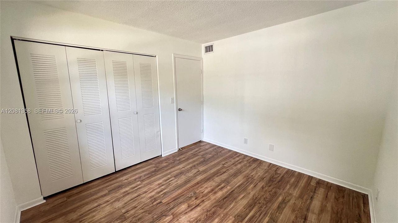 For Rent: $2,350 (2 beds, 2 baths, 900 Square Feet)