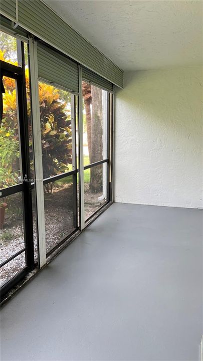 For Rent: $2,350 (2 beds, 2 baths, 900 Square Feet)
