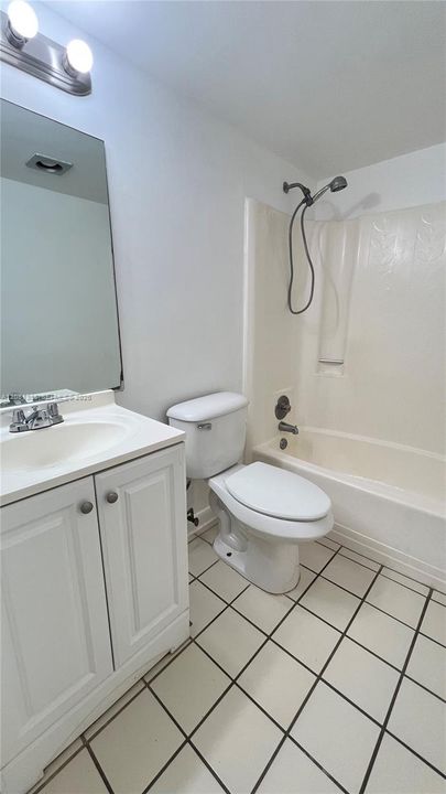 For Rent: $2,350 (2 beds, 2 baths, 900 Square Feet)