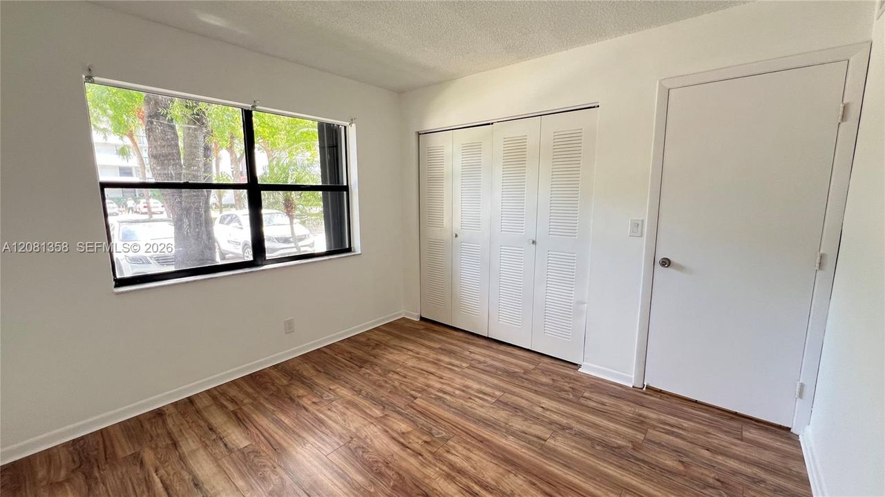 For Rent: $2,350 (2 beds, 2 baths, 900 Square Feet)