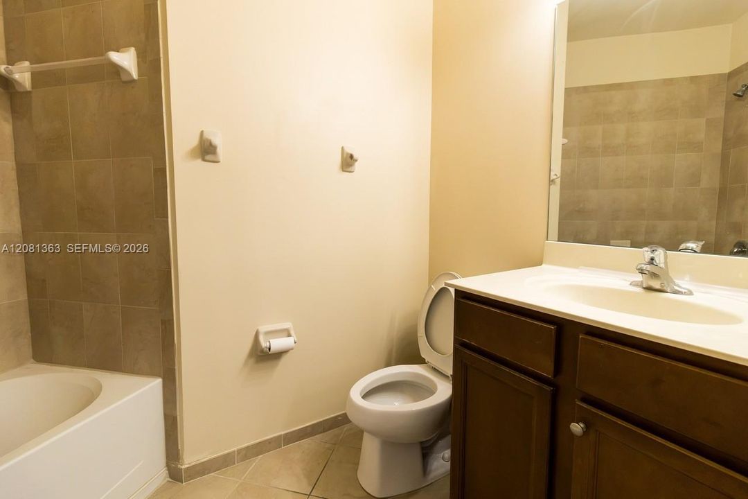 For Rent: $2,650 (2 beds, 2 baths, 1205 Square Feet)