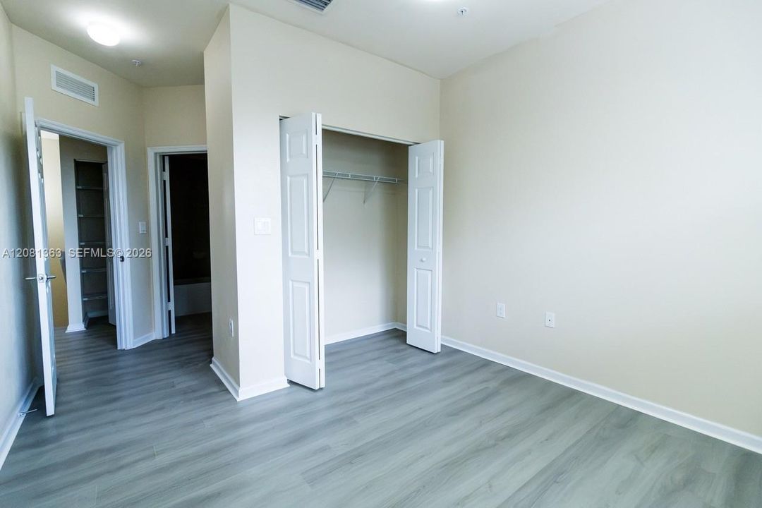For Rent: $2,650 (2 beds, 2 baths, 1205 Square Feet)