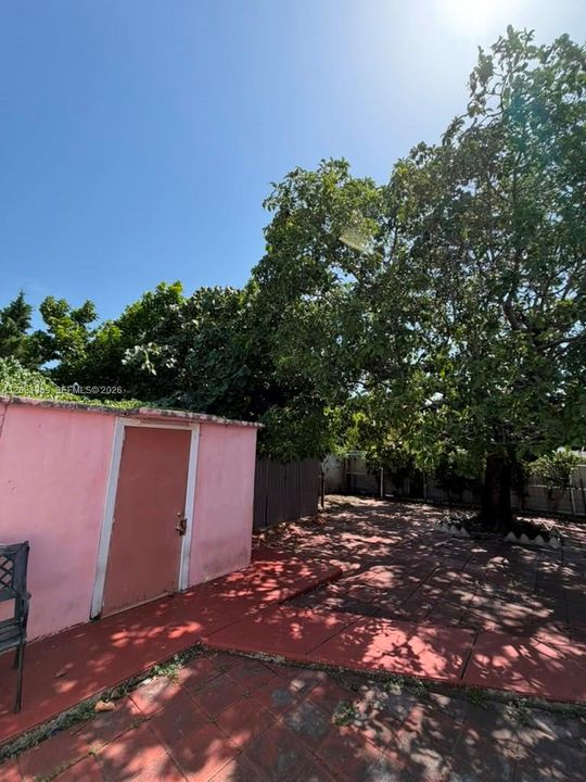 For Rent: $3,300 (3 beds, 2 baths, 1302 Square Feet)