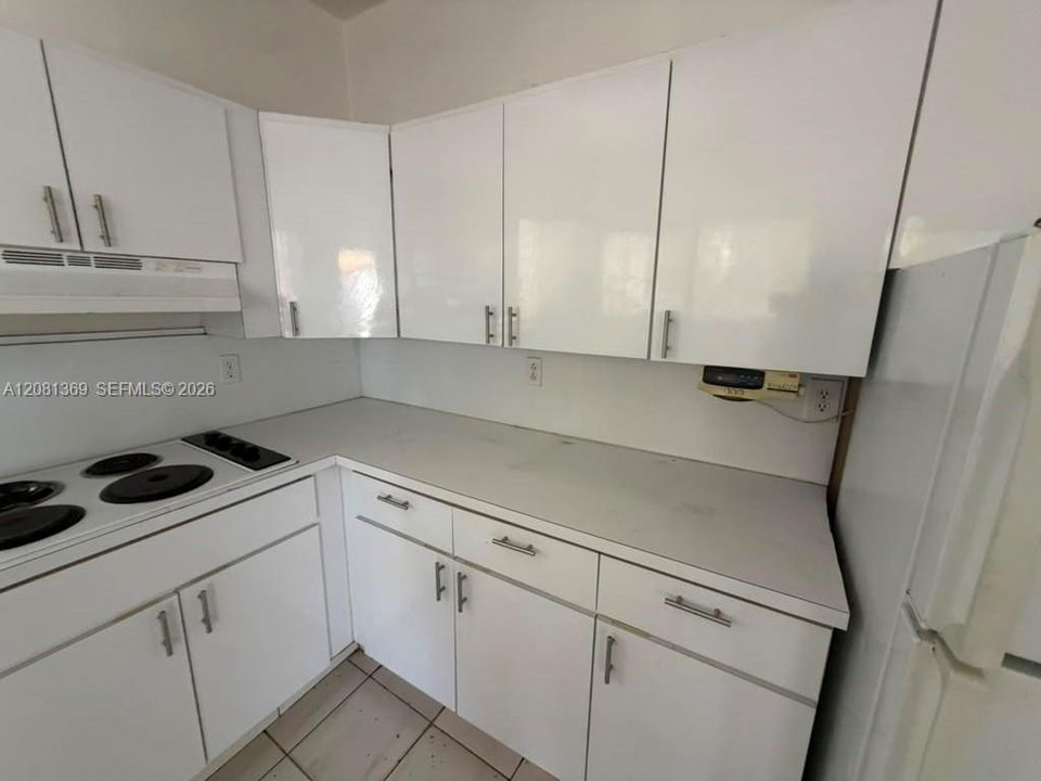 For Rent: $3,300 (3 beds, 2 baths, 1302 Square Feet)