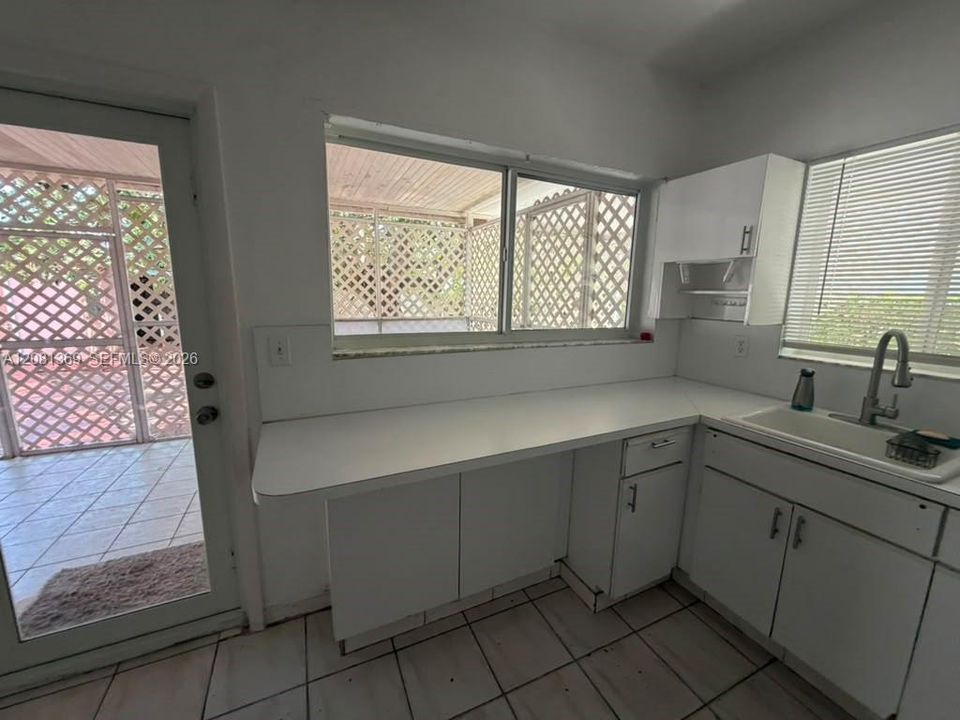 For Rent: $3,300 (3 beds, 2 baths, 1302 Square Feet)