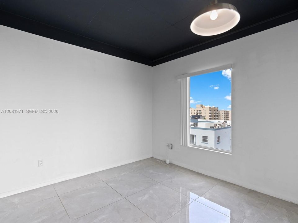 На продажу: $330,000 (2 спален, 1 ванн, 925 Квадратных фут)