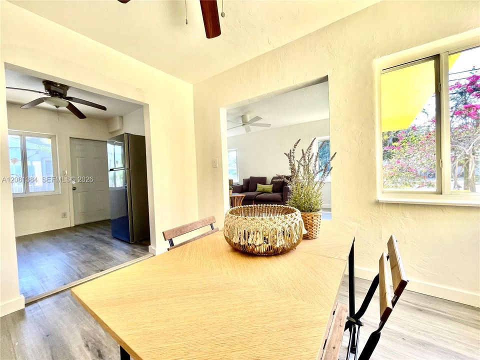 En Venta: $999,000 (0 camas, 0 baños, 1912 Pies cuadrados)