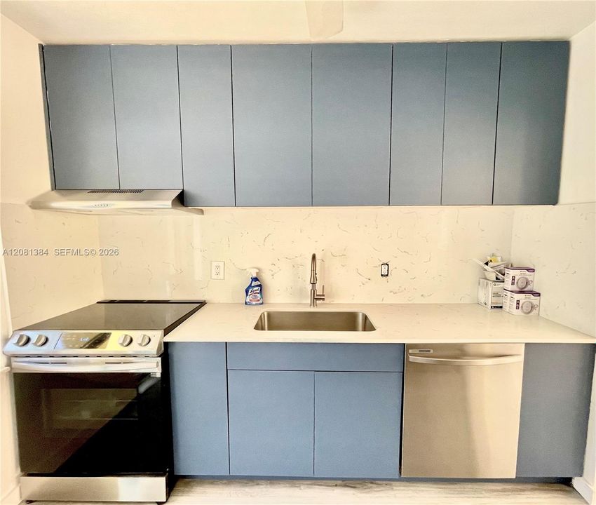 En Venta: $999,000 (0 camas, 0 baños, 1912 Pies cuadrados)