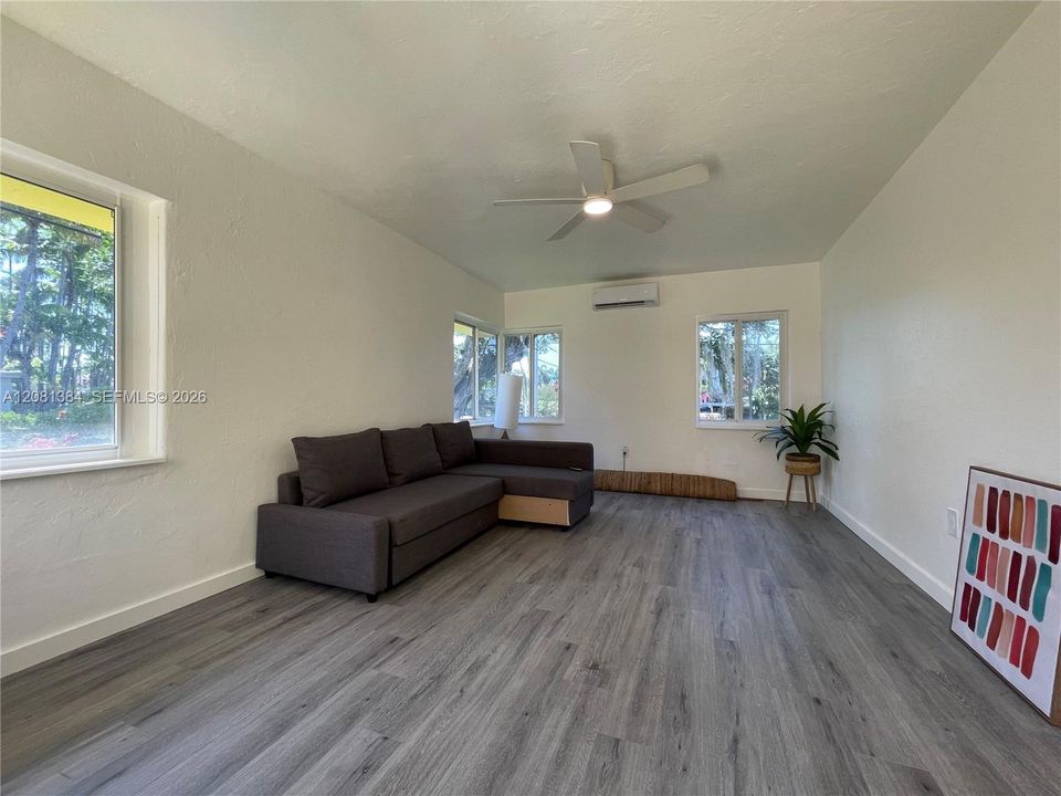 En Venta: $999,000 (0 camas, 0 baños, 1912 Pies cuadrados)