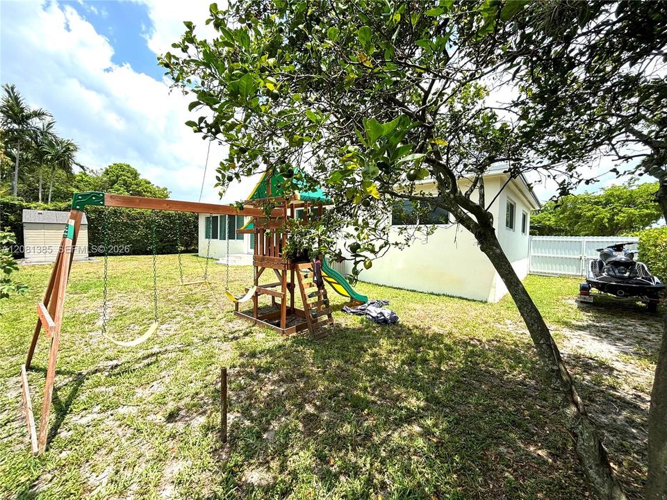 В аренду: $3,600 (3 спален, 2 ванн, 1482 Квадратных фут)