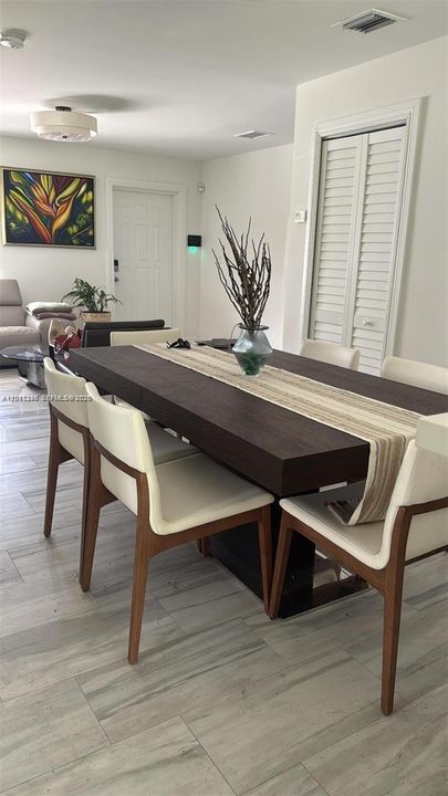 En Renta: $3,300 (2 camas, 2 baños, 985 Pies cuadrados)