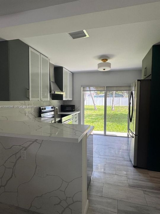 En Renta: $3,300 (2 camas, 2 baños, 985 Pies cuadrados)