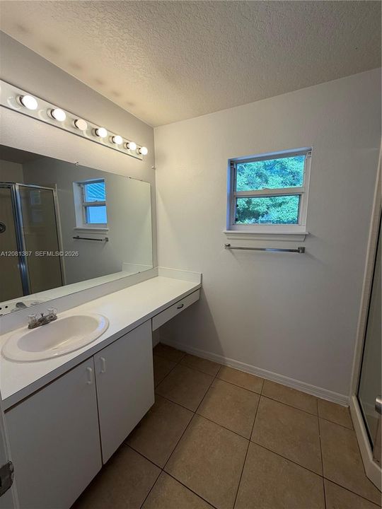 For Rent: $2,500 (3 beds, 2 baths, 0 Square Feet)