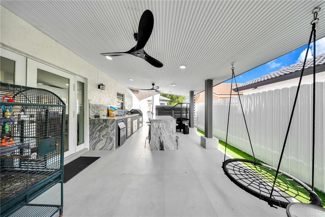For Sale: $730,000 (3 beds, 2 baths, 1821 Square Feet)