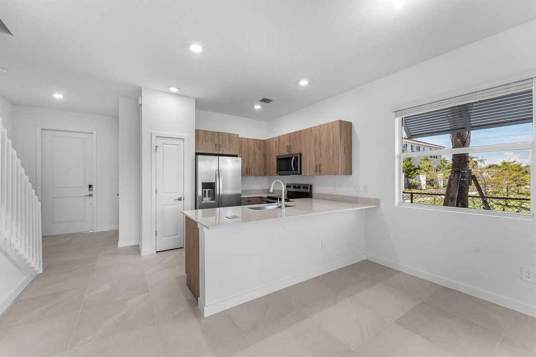 015-157LakesideLandingCourt-RoyalPalmBea