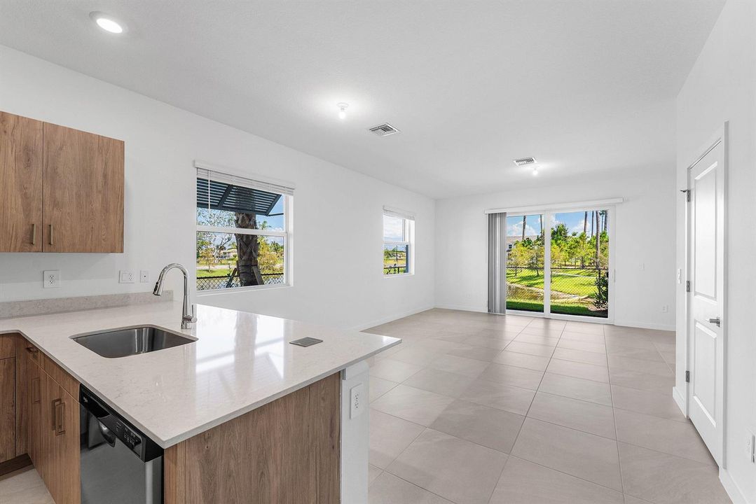 009-157LakesideLandingCourt-RoyalPalmBea