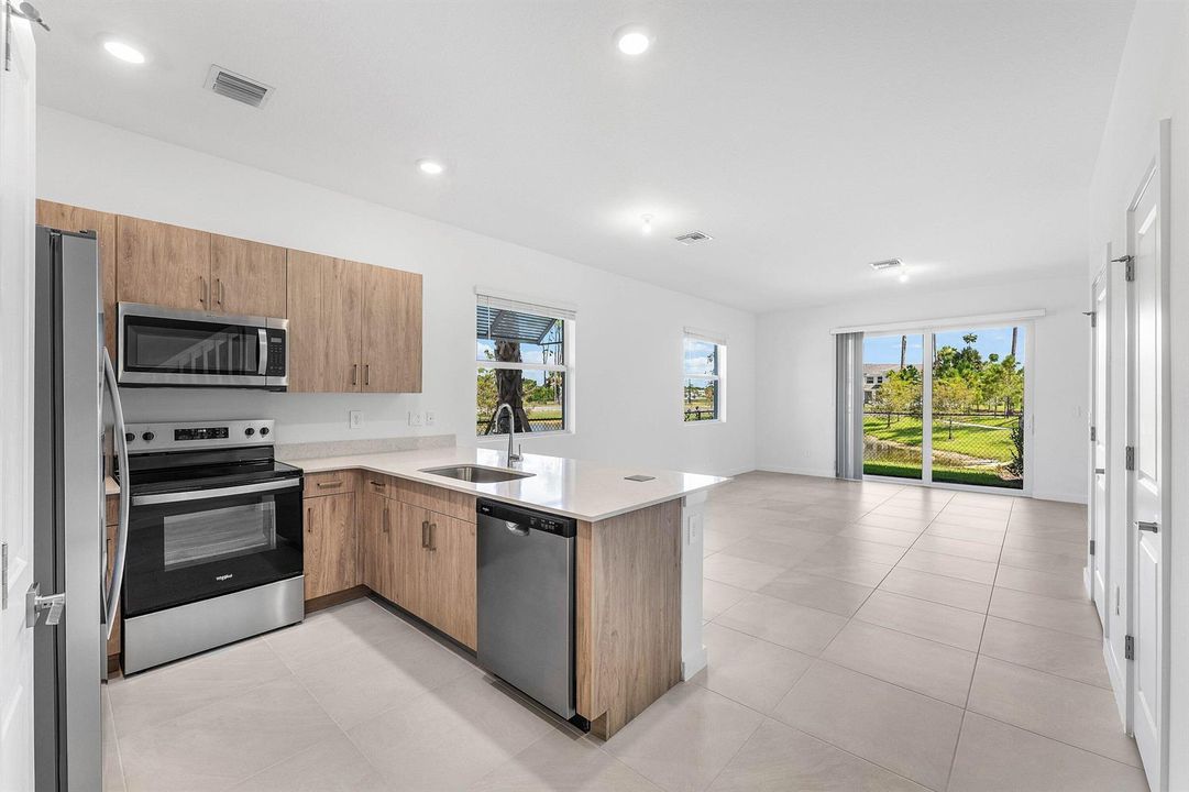 008-157LakesideLandingCourt-RoyalPalmBea