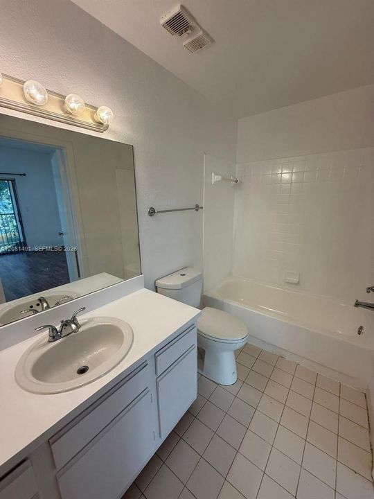 For Rent: $2,100 (2 beds, 2 baths, 858 Square Feet)