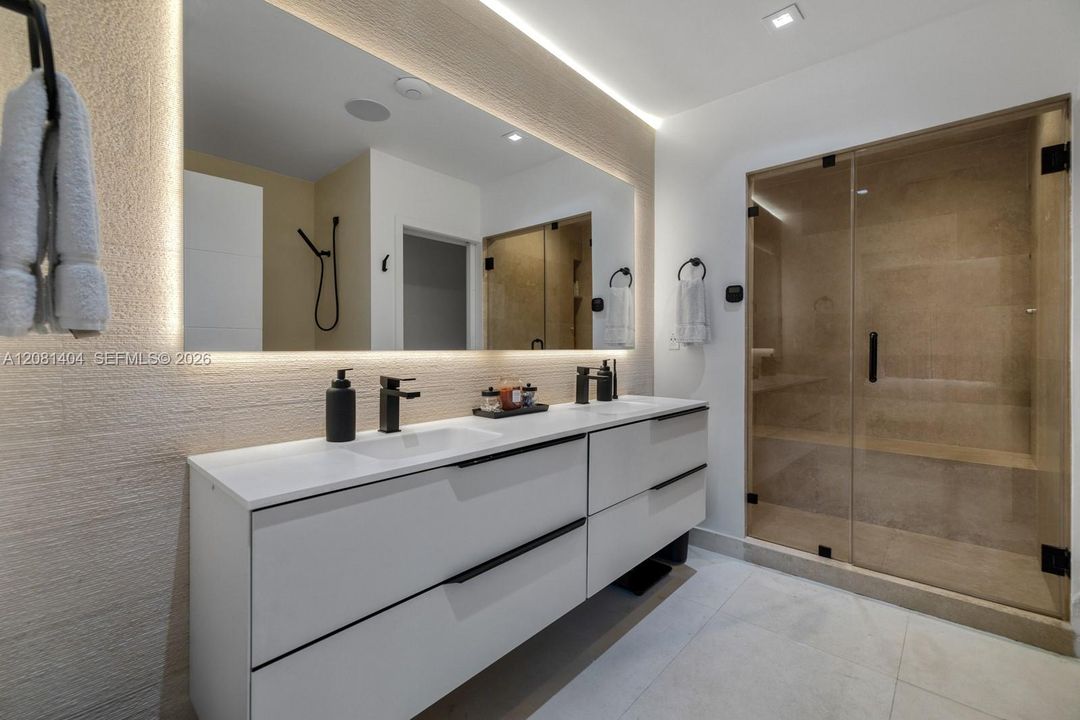 For Sale: $2,575,000 (3 beds, 3 baths, 2146 Square Feet)