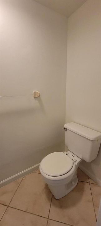 2018 S 10th St Apt B Half Bath 2