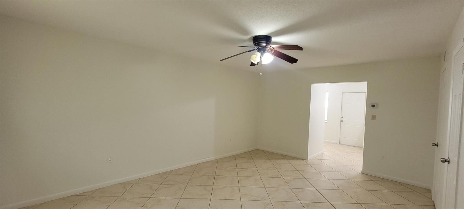 2018 S 10th St Apt B LR 2