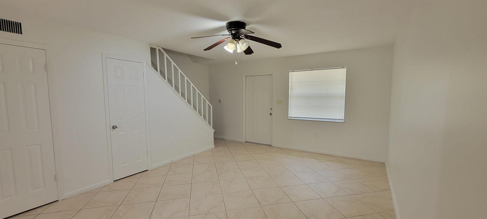 2018 S 10th St Apt B LR 3