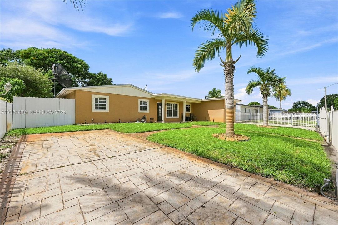 En Venta: $599,999 (4 camas, 2 baños, 1782 Pies cuadrados)