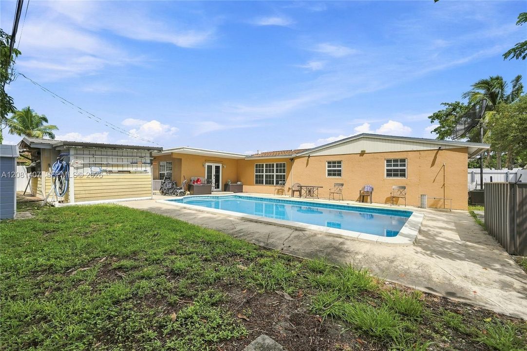 En Venta: $599,999 (4 camas, 2 baños, 1782 Pies cuadrados)