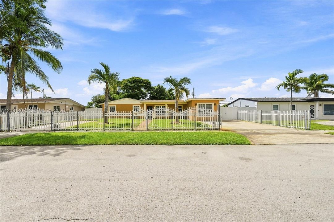 En Venta: $599,999 (4 camas, 2 baños, 1782 Pies cuadrados)