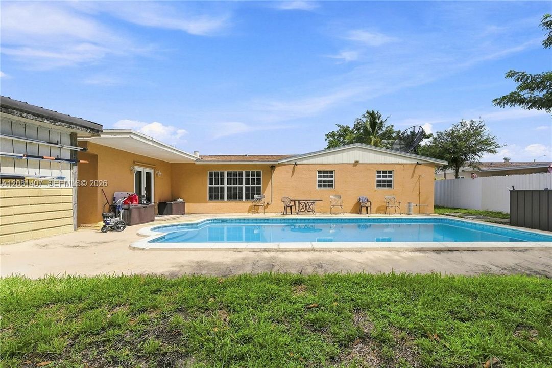 En Venta: $599,999 (4 camas, 2 baños, 1782 Pies cuadrados)