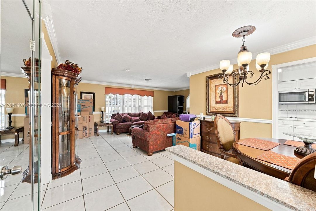 En Venta: $599,999 (4 camas, 2 baños, 1782 Pies cuadrados)