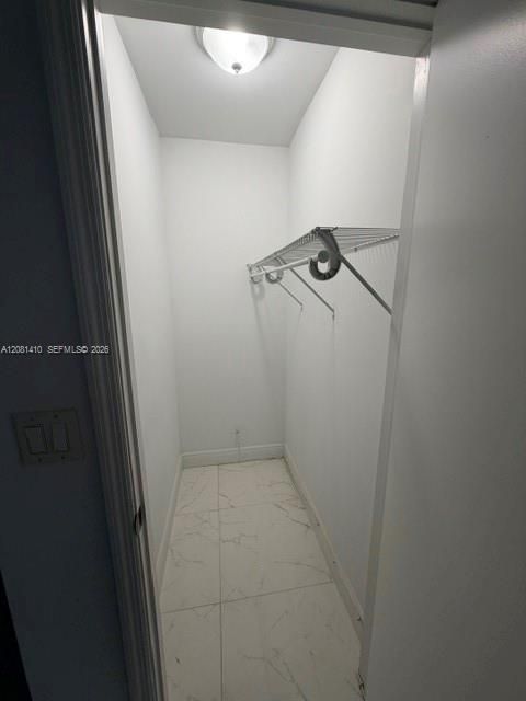 For Rent: $1,450 (1 beds, 1 baths, 3650 Square Feet)
