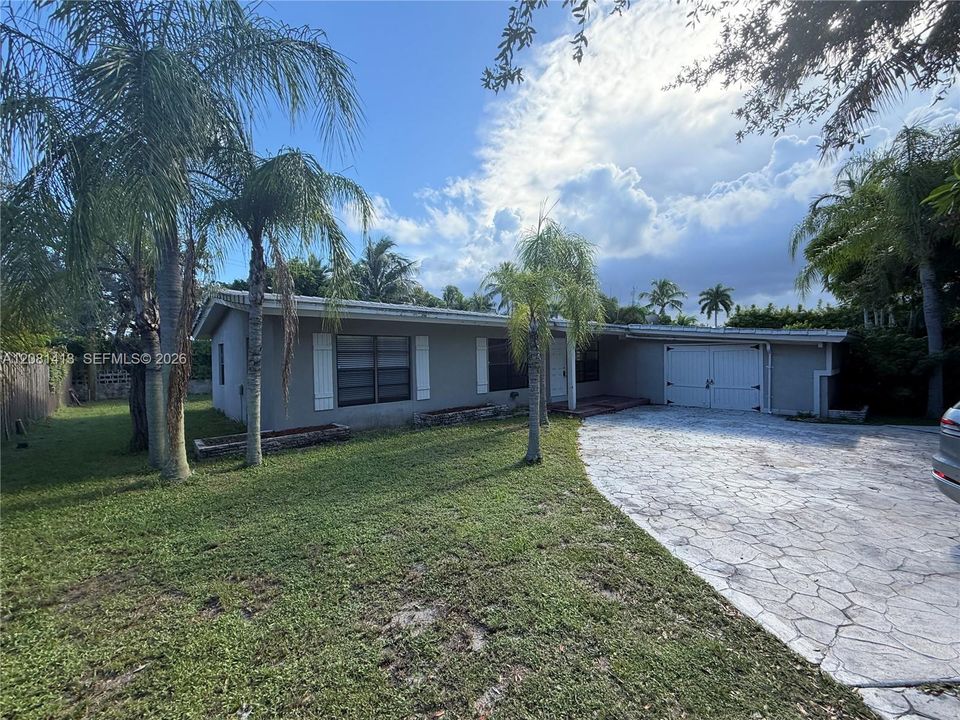 For Sale: $699,900 (4 beds, 3 baths, 1508 Square Feet)