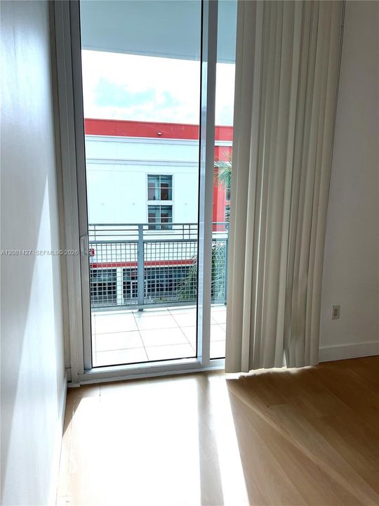 For Rent: $2,475 (1 beds, 1 baths, 679 Square Feet)