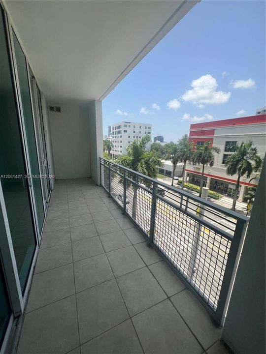 For Rent: $2,475 (1 beds, 1 baths, 679 Square Feet)