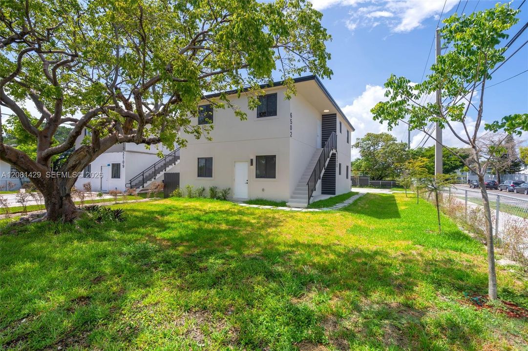 For Rent: $2,850 (3 beds, 2 baths, 1150 Square Feet)