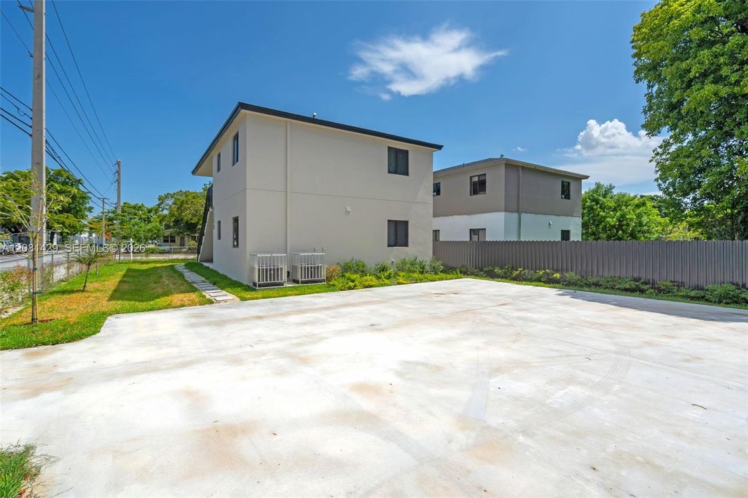 For Rent: $2,850 (3 beds, 2 baths, 1150 Square Feet)