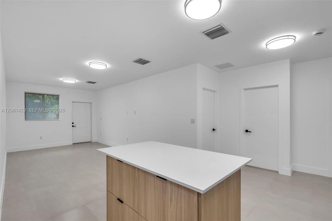 For Rent: $2,850 (3 beds, 2 baths, 1150 Square Feet)
