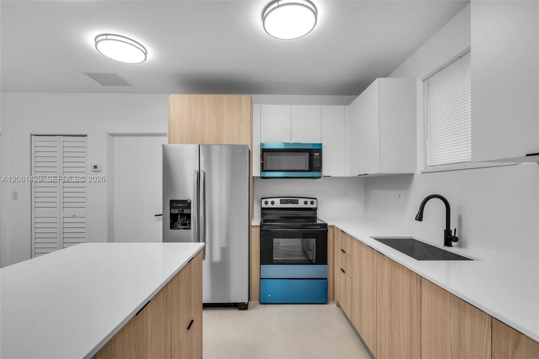For Rent: $2,850 (3 beds, 2 baths, 1150 Square Feet)